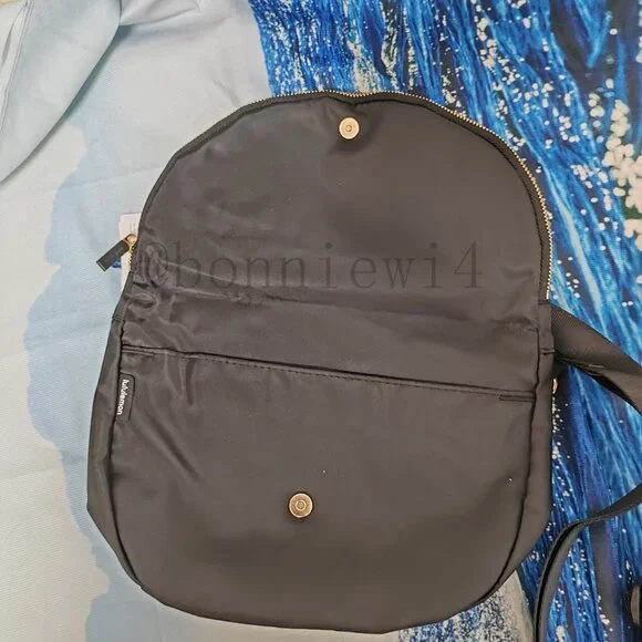 Lululemon gold All Night Festival Bag 5L - Picture 3 of 6